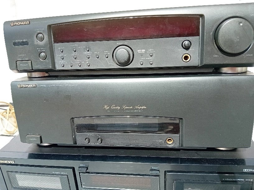 Pioneer versterkers plus onkyo cassetedeck