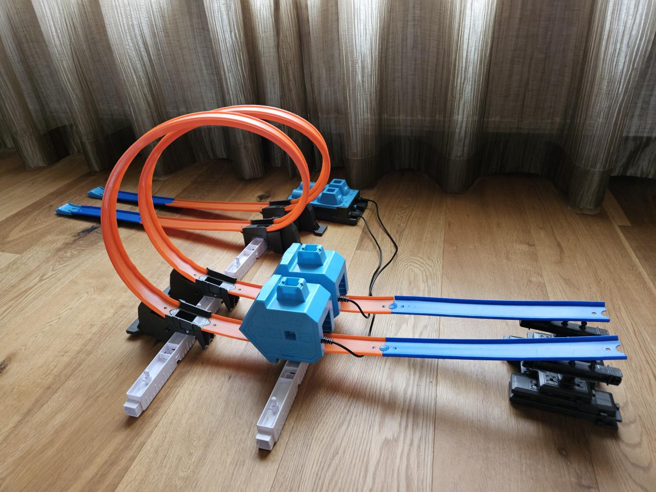 Hot Wheels Double booster power - 4 verschillende banen + power boosters!