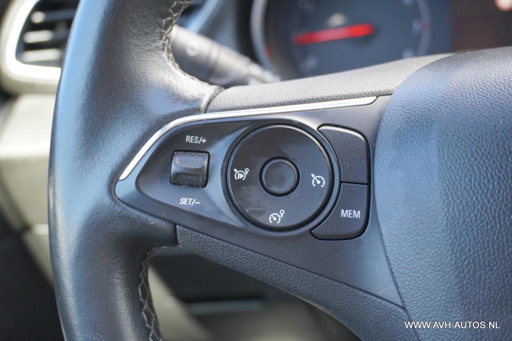Opel Grandland X 1.2 turbo business executive