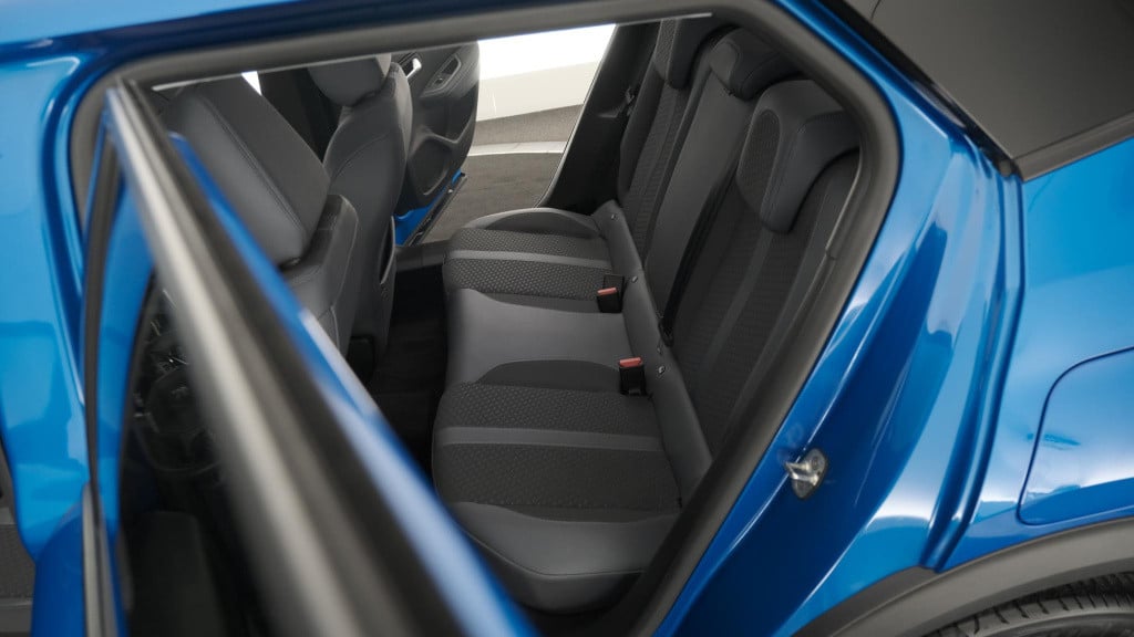 Peugeot 2008 puretech 130 allure | trekhaak | camera | apple carplay | stoe