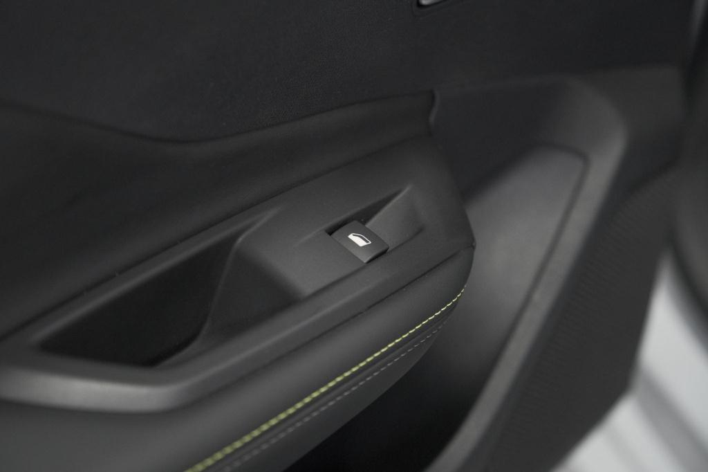 Peugeot 308 sw 1.2 hybrid 136 e-dcs6 gt | camera | adaptieve cruise control