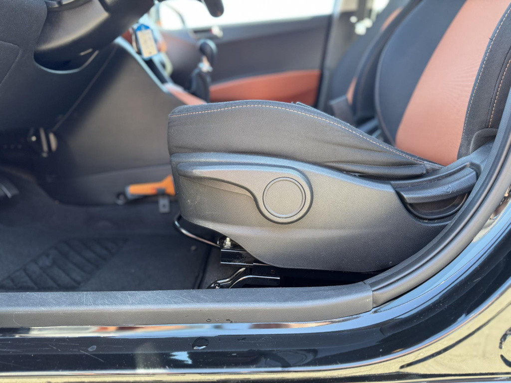 Hyundai I 10 1.0i i-motion comfort | cruise control | radio-cd/mp3 speler |