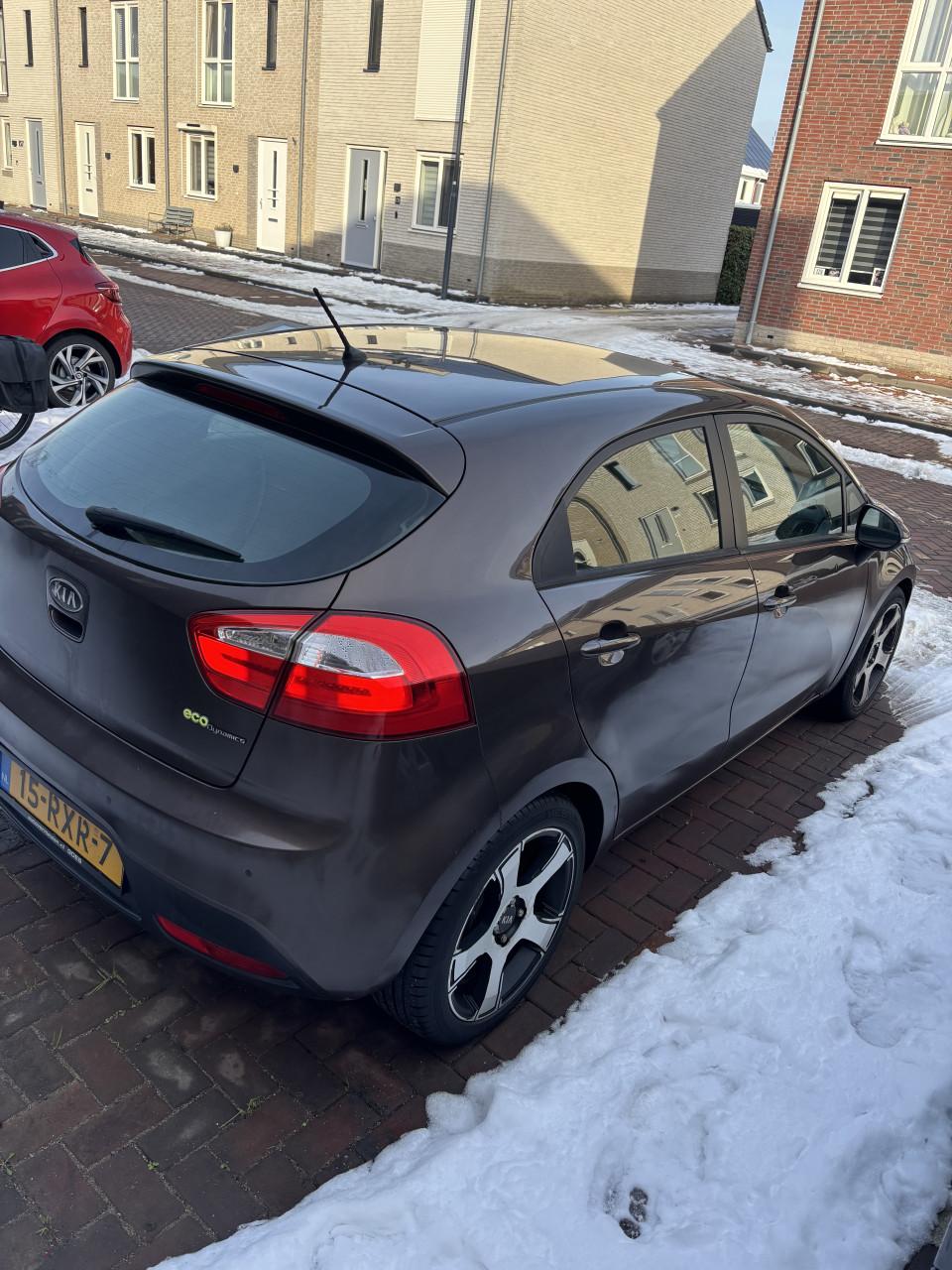 Kia Rio met schade