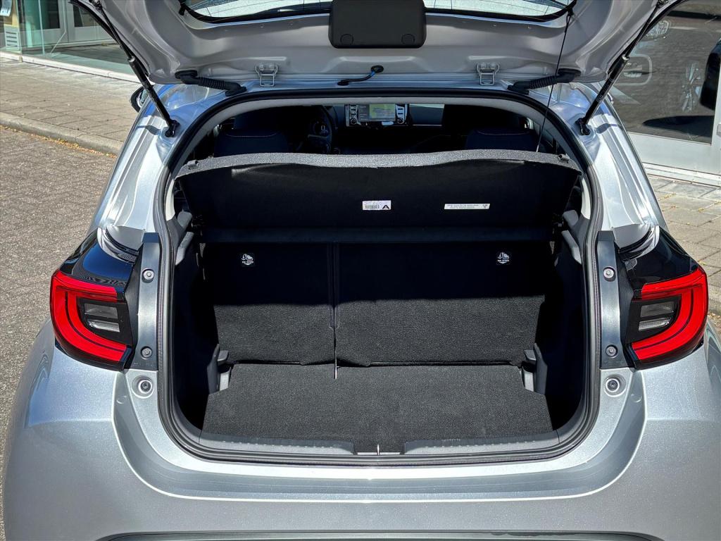 Toyota Yaris 1.5 vvt-i 125pk dynamic| navi| camera|nl auto| unieke km stand