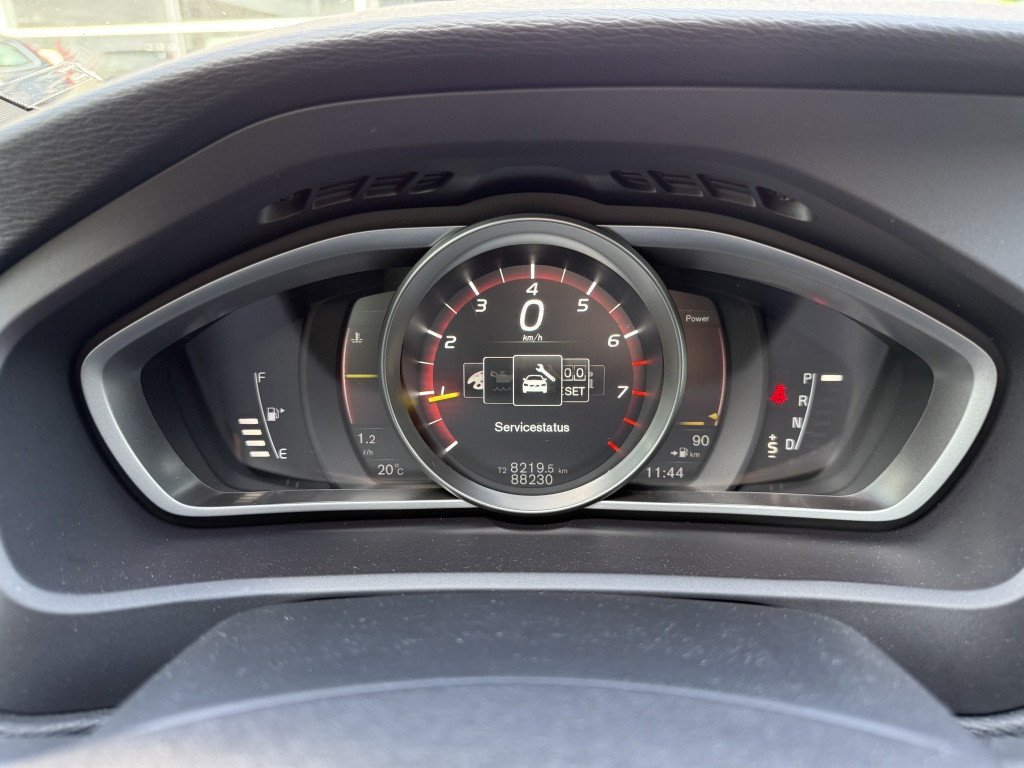 Volvo V40 t3 153pk aut6 polar+ sport| panodak| camera| trekhaak| keyless|