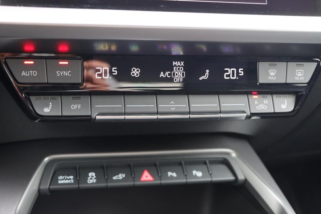 Audi A3 sportback 40 tfsi e s edition 204pk s-tronic l zwart optiek plus | 