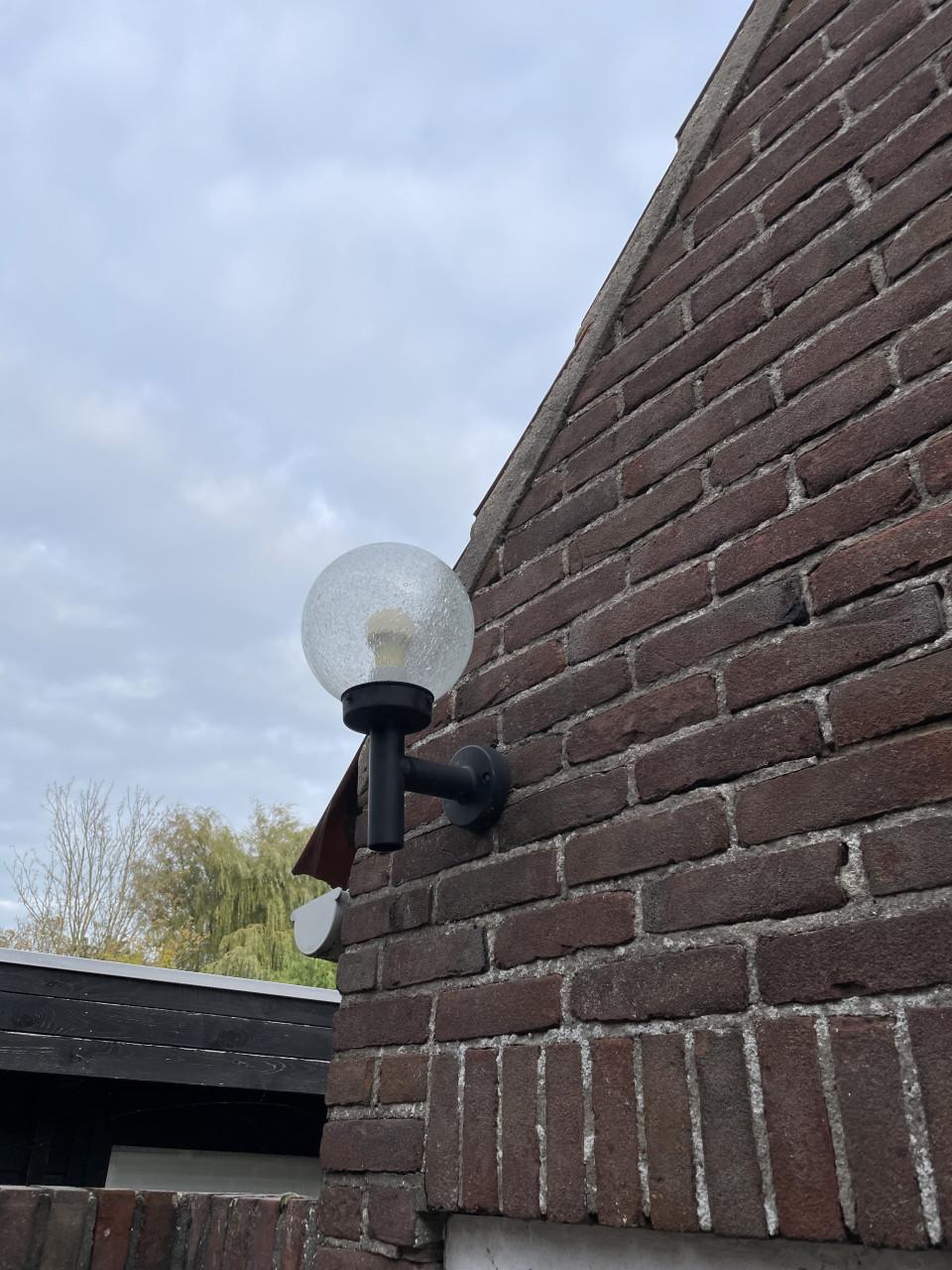 Te Koop 2 dezelfde  buitenlampen