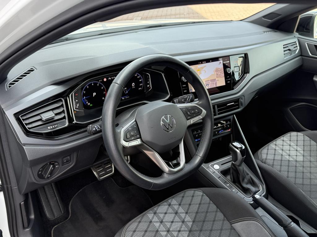 Volkswagen Taigo 1.0tsi 110pk dsg r-line | pano dak
