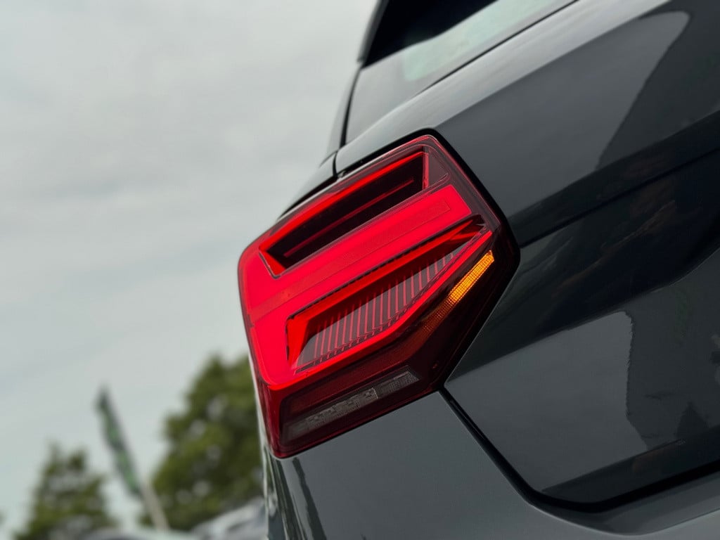 Audi Q2 1.4 tfsi cod * carplay * sfeerverlichting * stoelverwarming