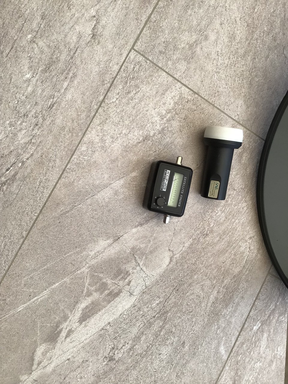 Schotelantenne Triax 60cm met meter