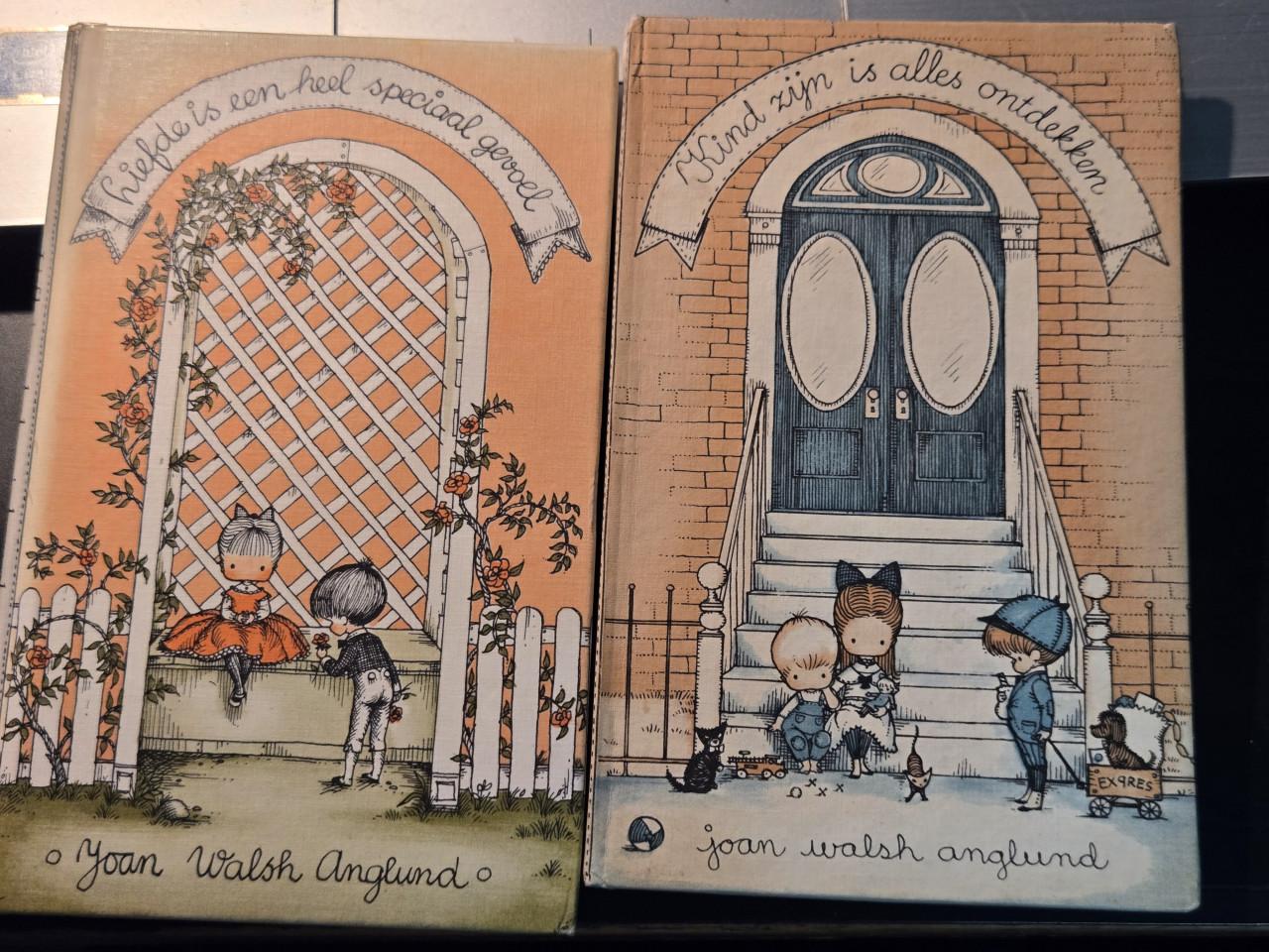 Twee vintage boeken van Joan Walsh Anglund,