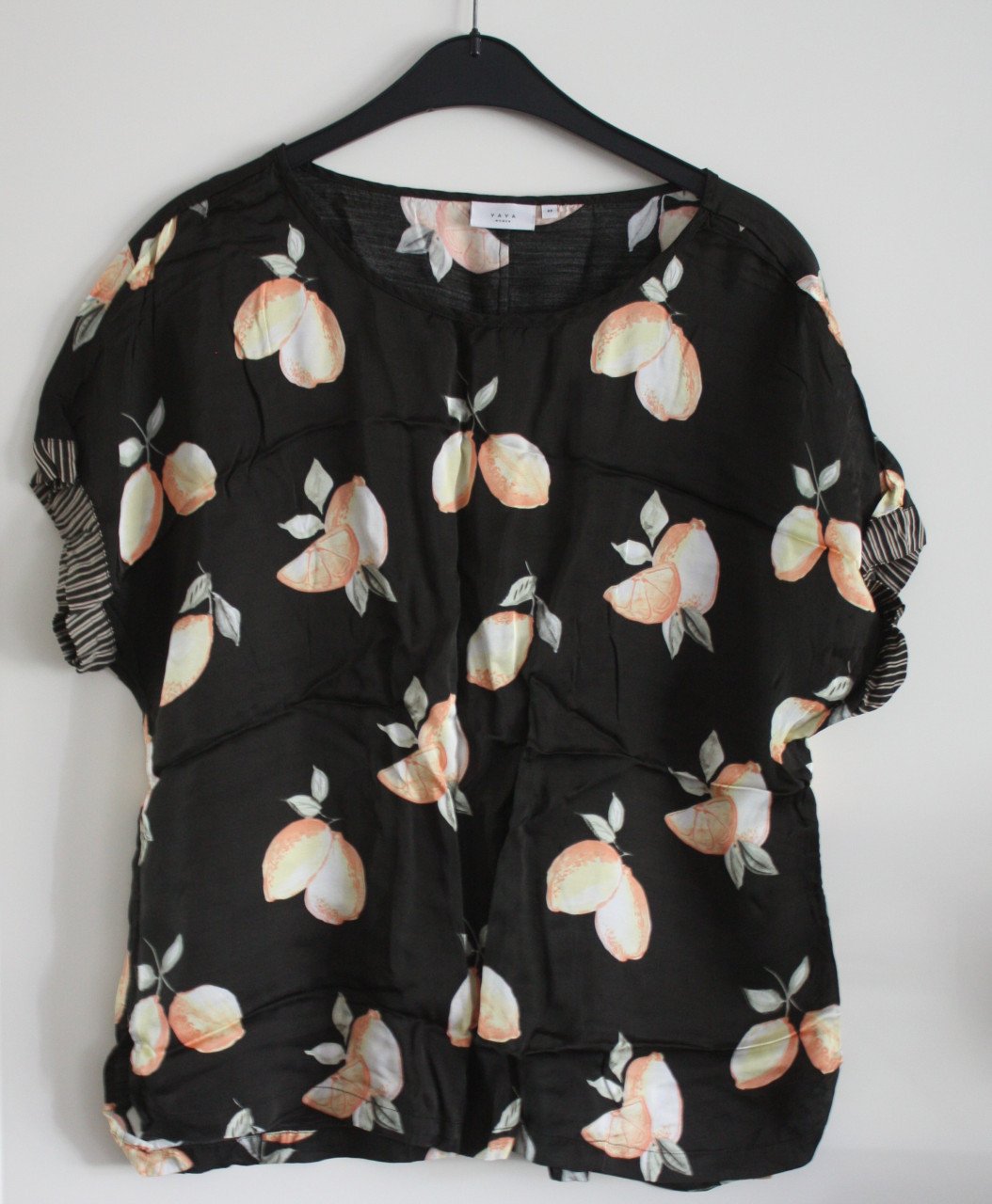 Zwart shirt met citroenen maat 42