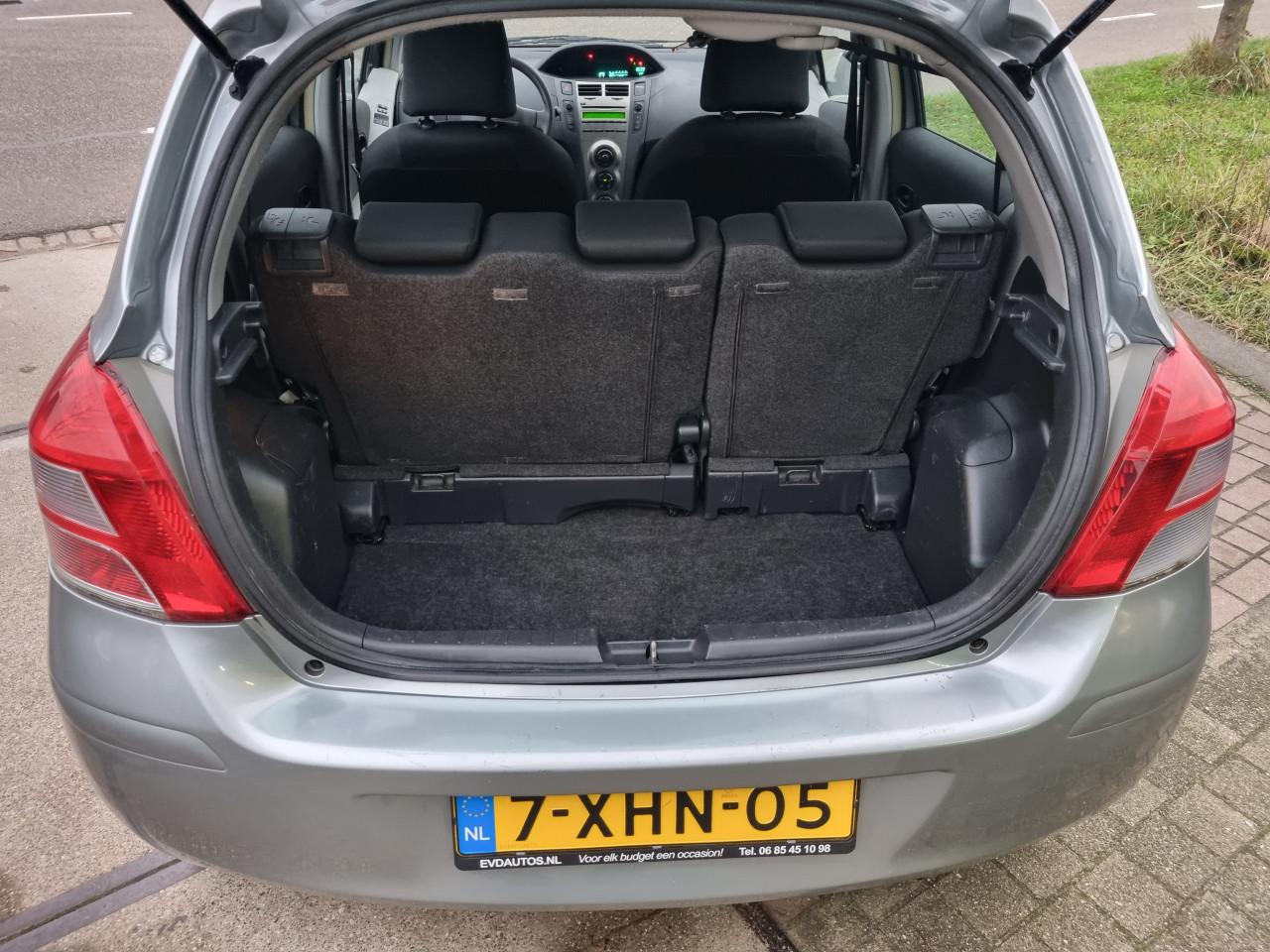 Toyota Yaris 1.0 VVTi Cool