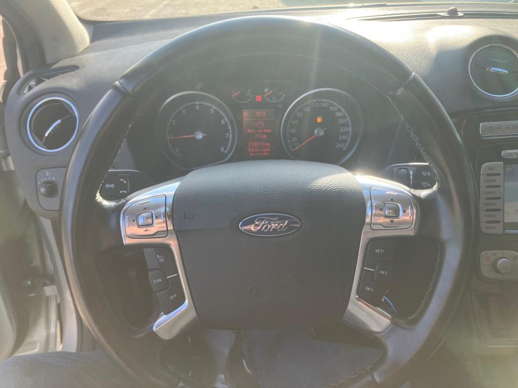 Ford Mondeo wagon 2.3-16v ghia