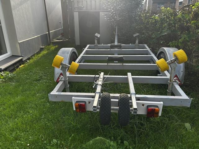 Koopje!! Degelijke boottrailer - direct klaar voor gebruik