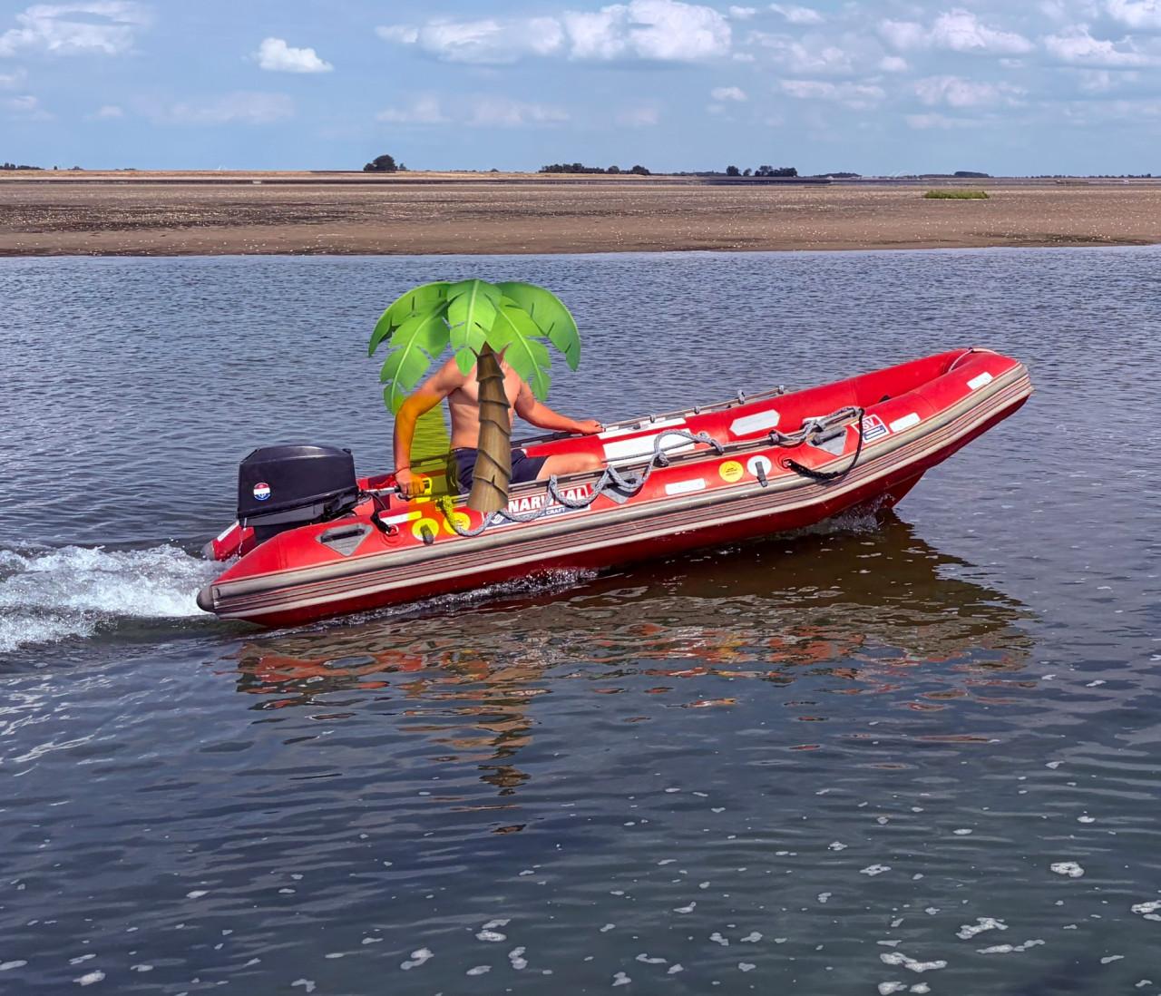 Stoere rib met 25pk bb motor en Pega trailer