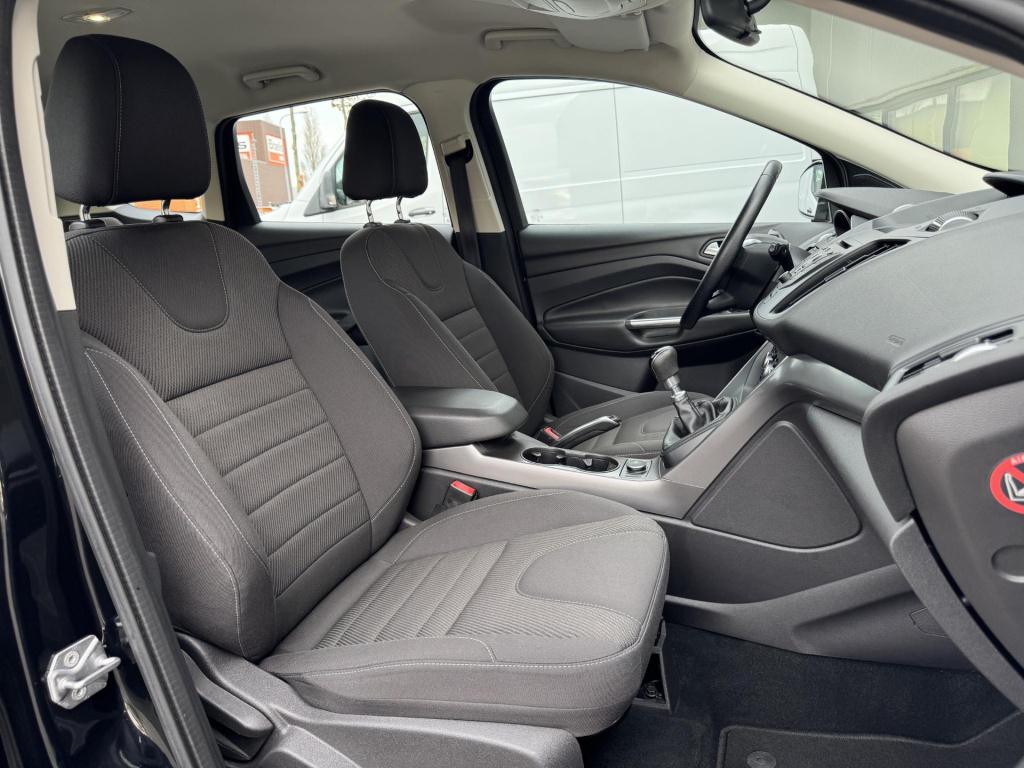 Ford Kuga 1.5 trend nl-auto, 1800kg trekgewicht!