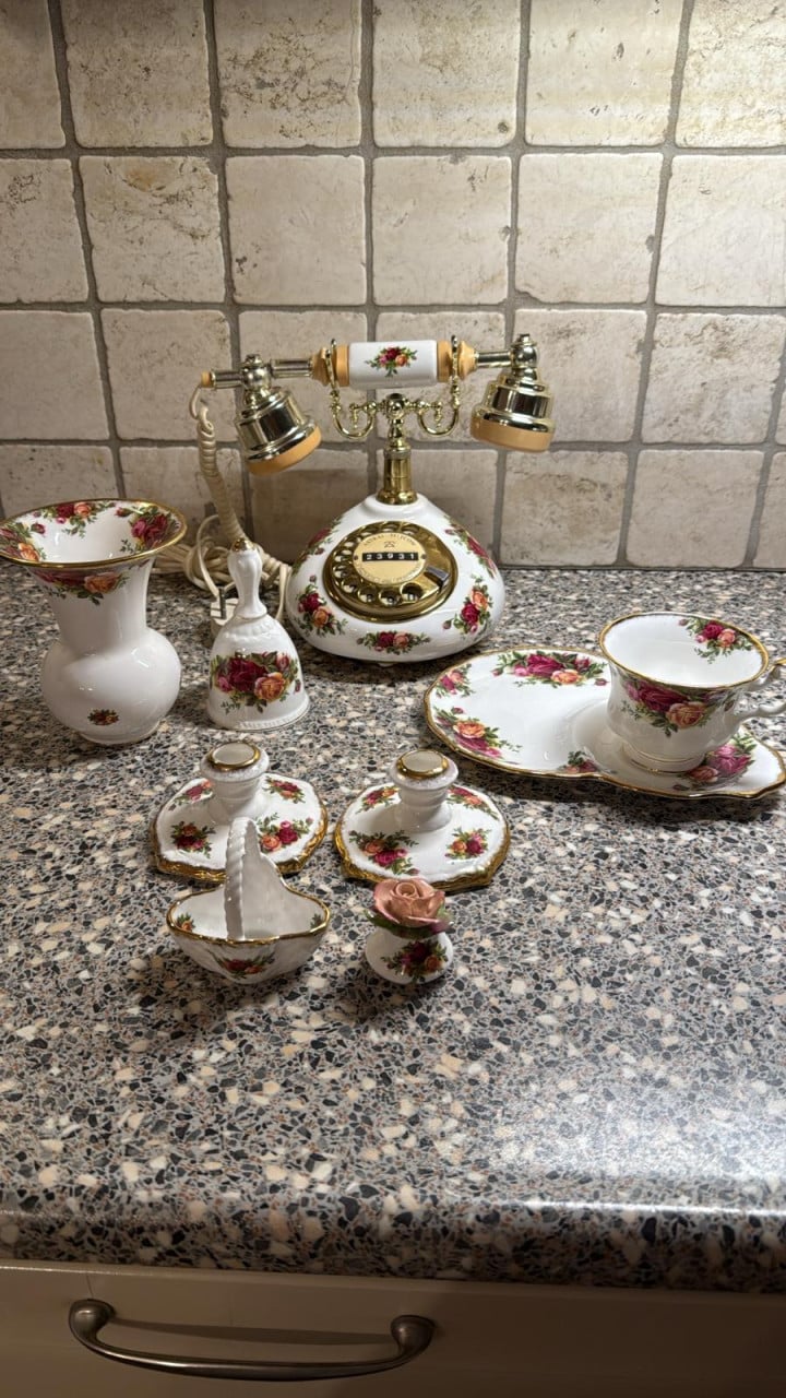 Royal albert servies ( old country roses)