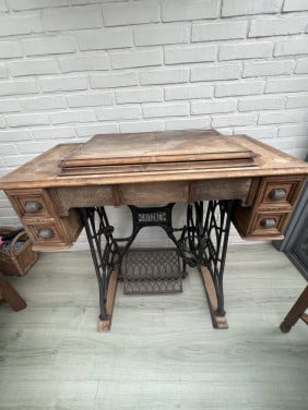 Gritzner naaimachine tafel