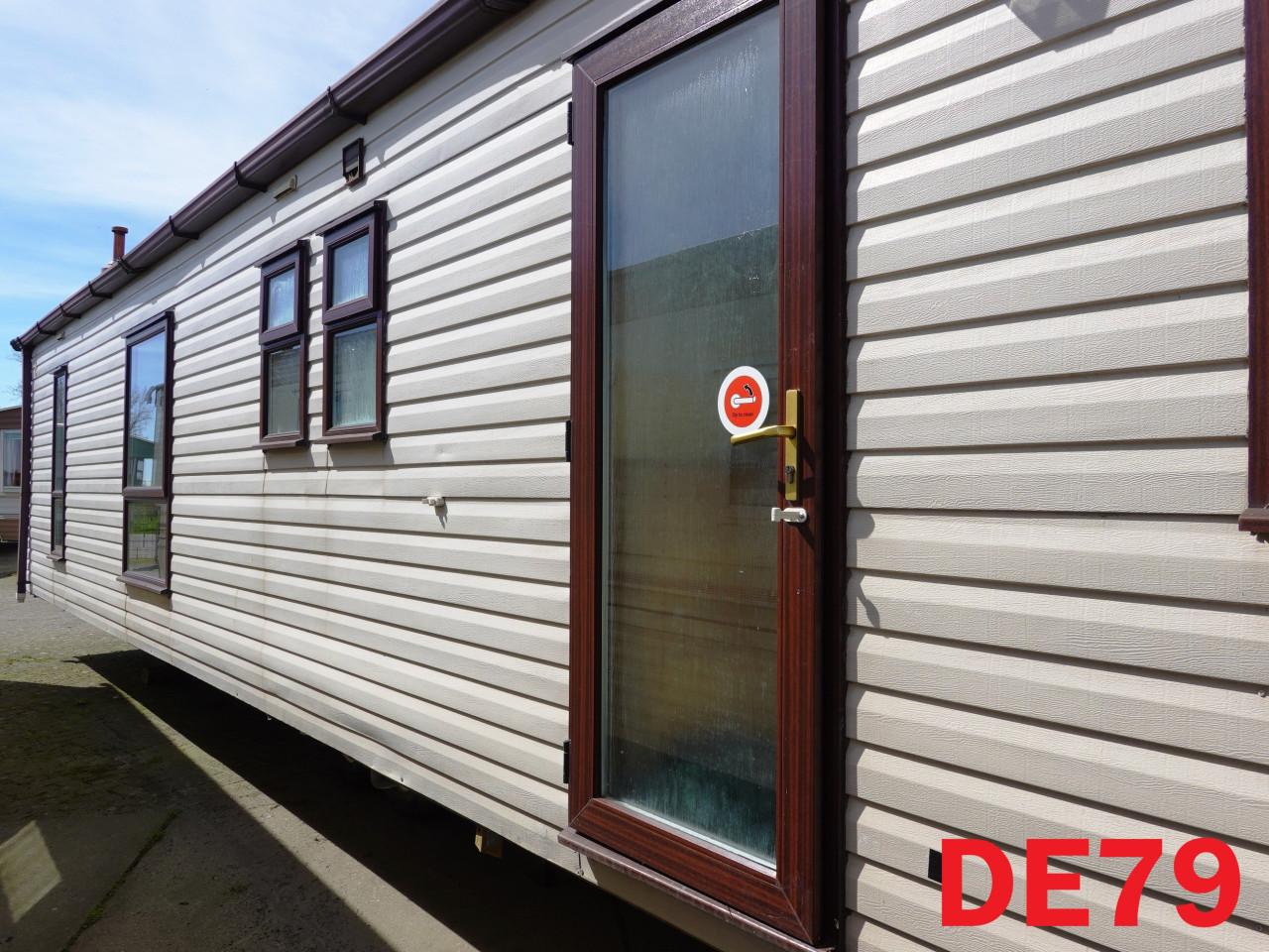 Royaal chalet met dubbel glas, openslaande deuren kopse kant, 3 slaapkamers