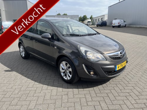 Opel Corsa 1.4-16v design edition