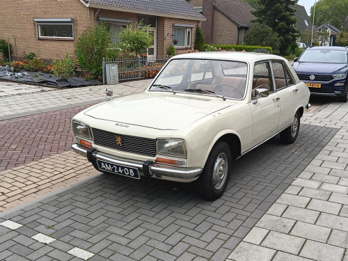 Oldtimer Peugeot 504A01