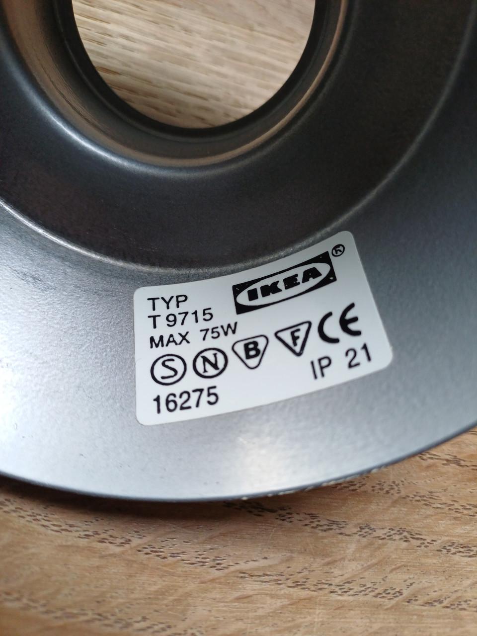 Twee Ikea (plafond)lampen met (geribbeld) wit, glazen kap