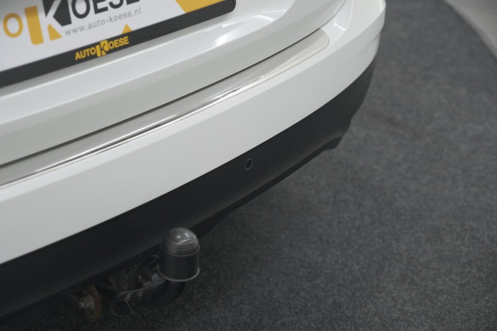 Renault Scenic tce 140 bose | trekhaak | camera | dodehoekdetectie | naviga