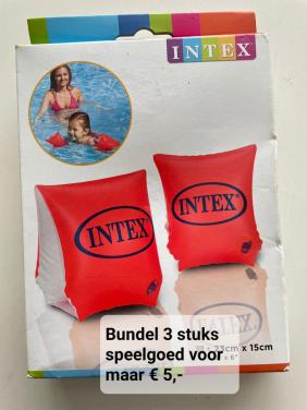 Intex Deluxe zwemarmbandjes.