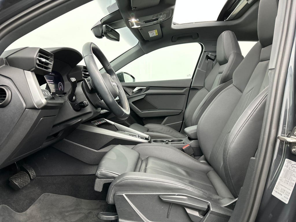 Audi A3 sportback 35 tfsi s-line pano matrix leder carplay