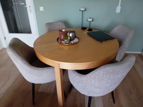 Te koop: 4 mooie kuipstoelen