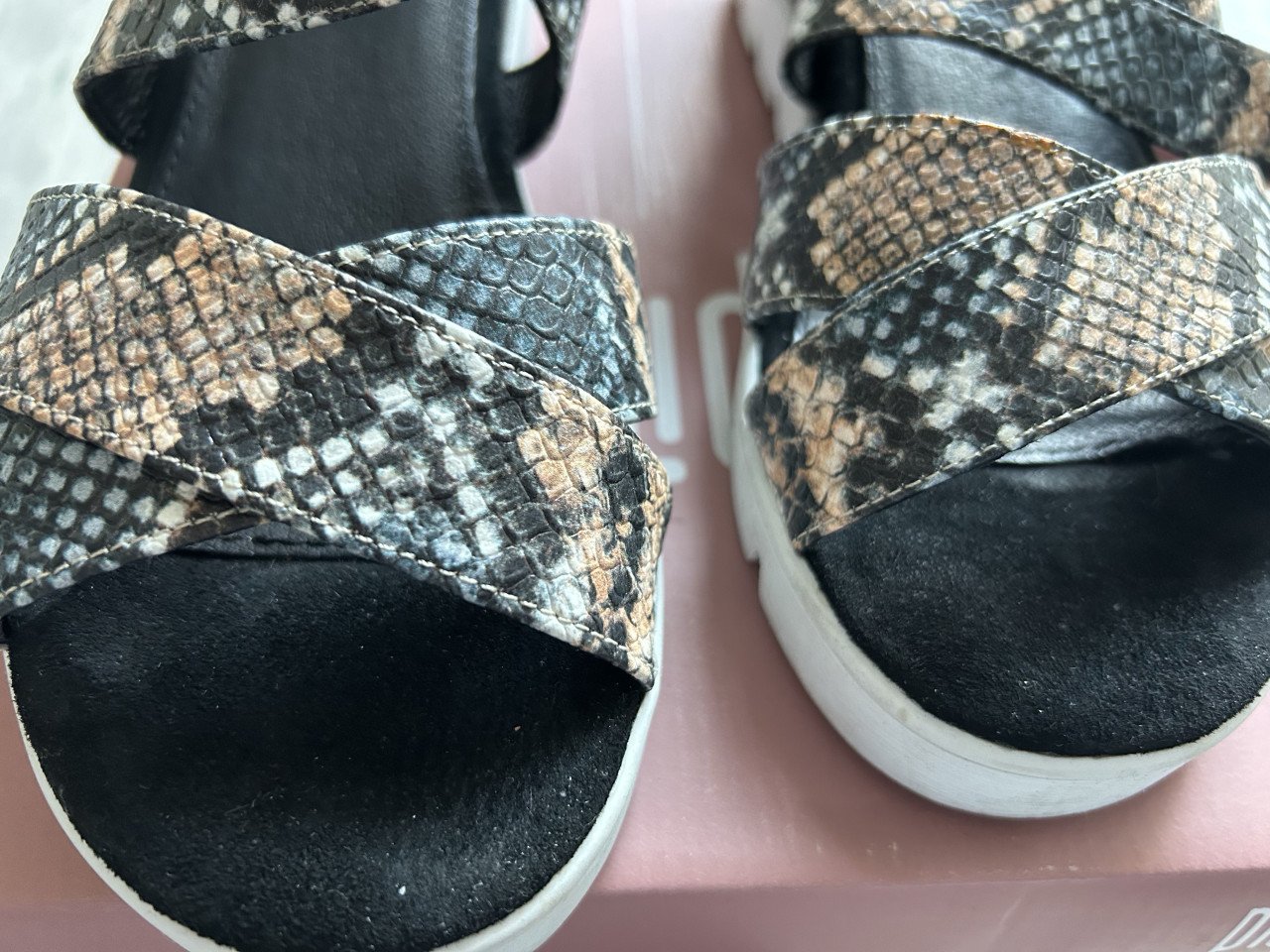 Sandalen (39) multi snake Pitt