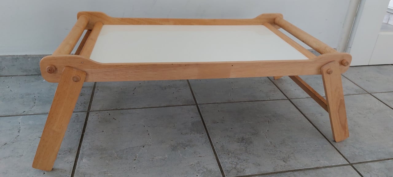 Bedtafel met opklapbare pootjes