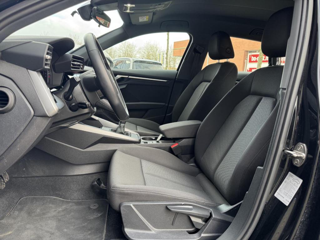 Audi A3 sportback 30 tfsi pro line nl-auto, trekhaak afneembaar!