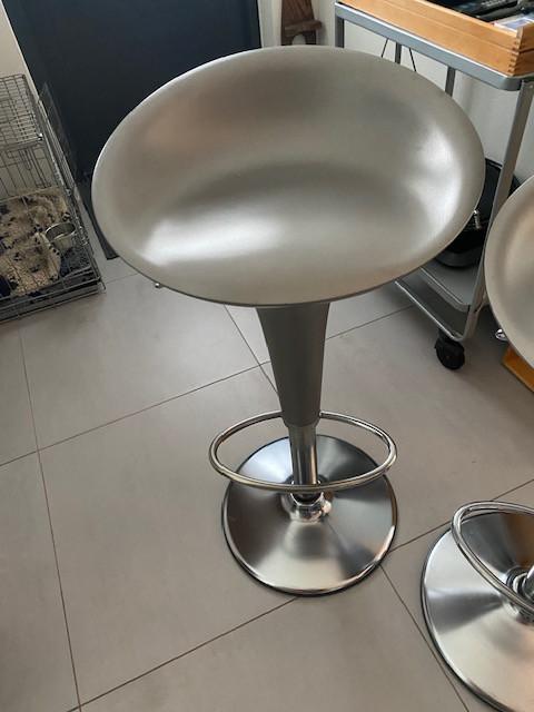 2x design bar krukken  (Magis Bombo)