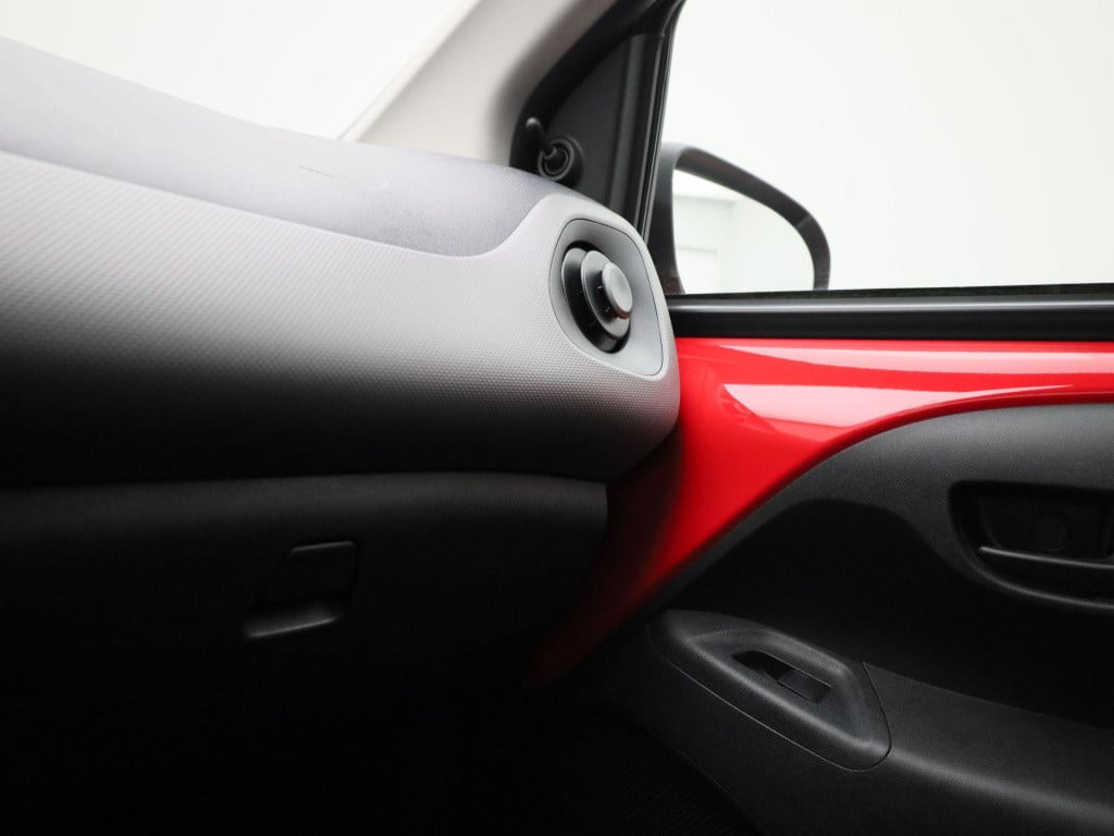 Peugeot 108 1.0 e-vti active | automaat | airco | elektrische ramen | mistl