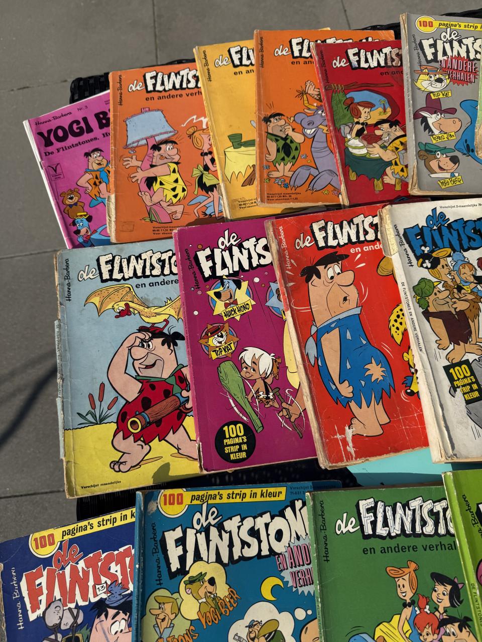 23x Flinstones strips uit de jaren '67 t/m '69