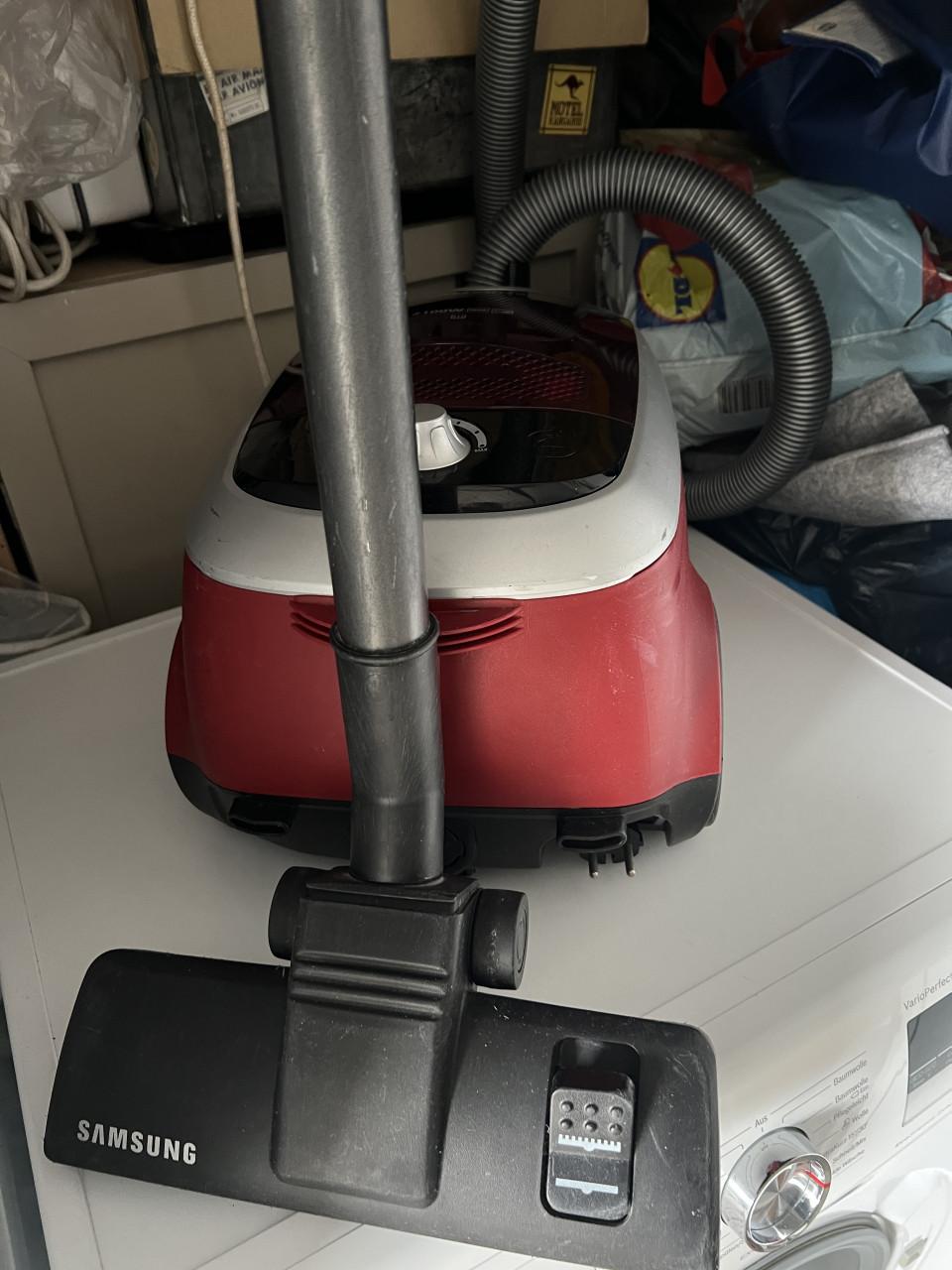 Als nieuwe SAMSUNG SC7480 Stofzuiger 2100w nieuwprijs €220,-