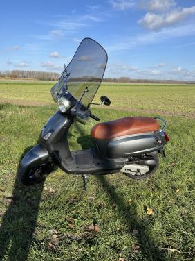 Mooie Sym Fiddle ( blauw kenteken )