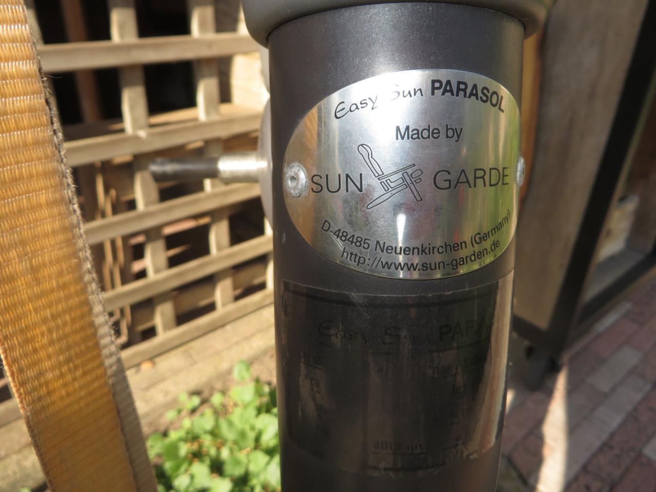 Parasol dia 340 cm. Merk Easy Sun