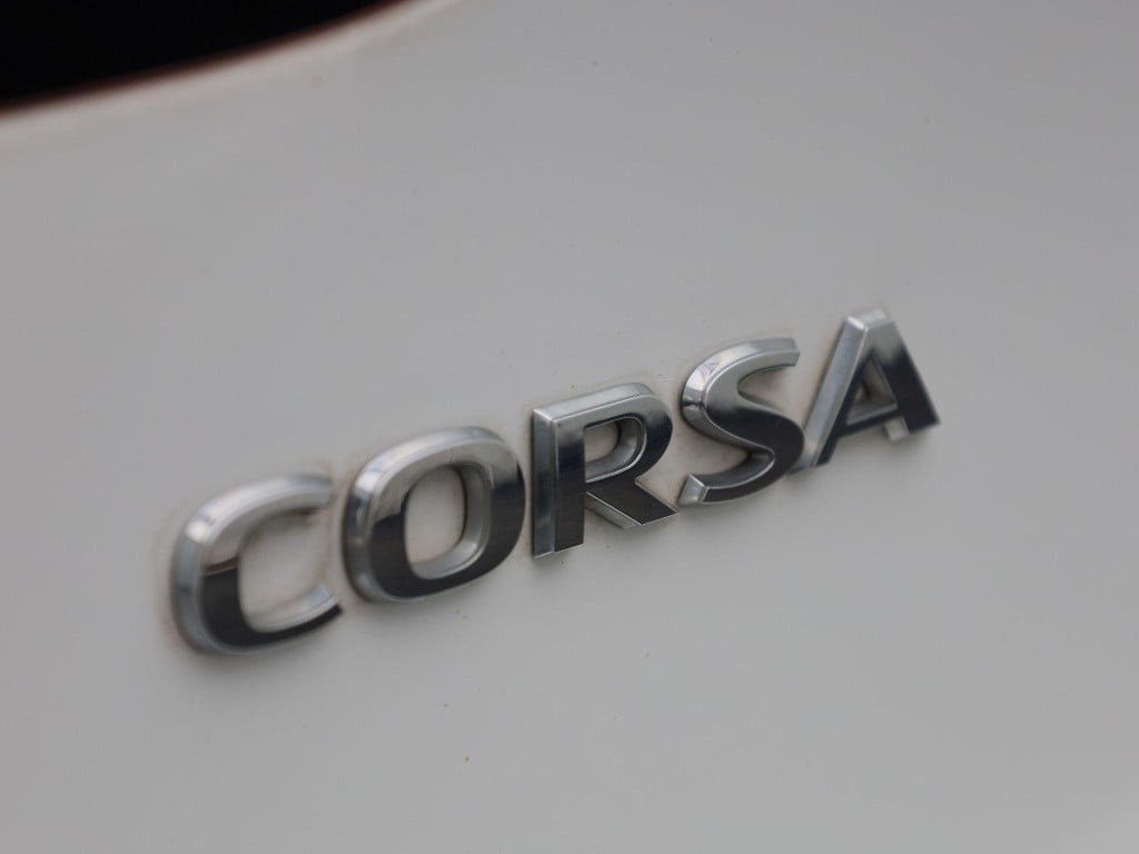 Opel Corsa 1.2 elegance | automaat | navigatie | apple carplay / android au