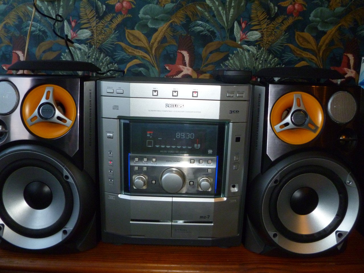 Philips stereo,set met een 3 cd wisselaar