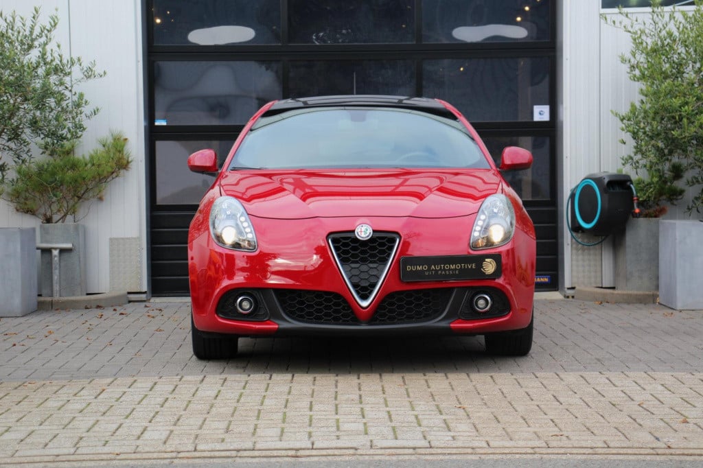 Alfa Romeo Giulietta 1.4 turbo multiair super - panorama dak - navi - stoel