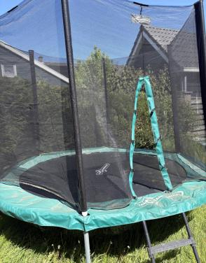 Trampoline