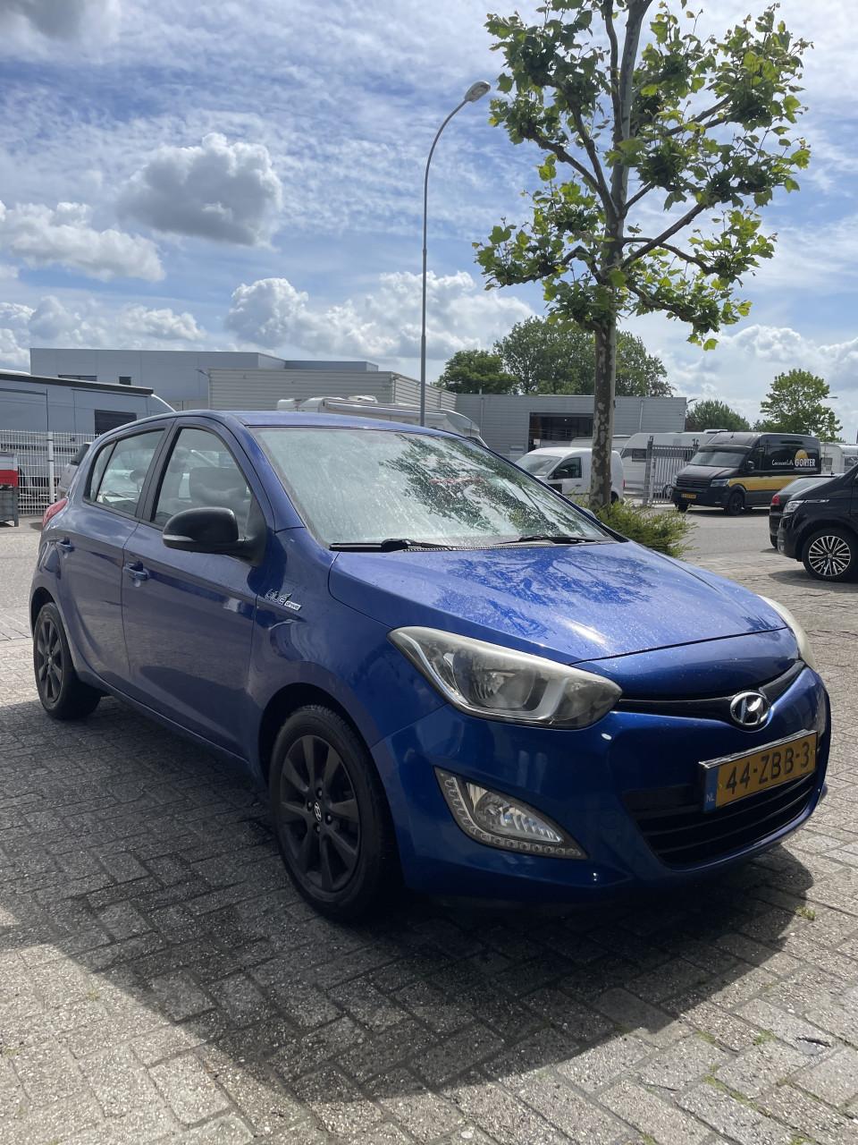 Hyundai i20 1.2| 5-DRS 2012 Blauw - DEFECTE KOPPAKKING
