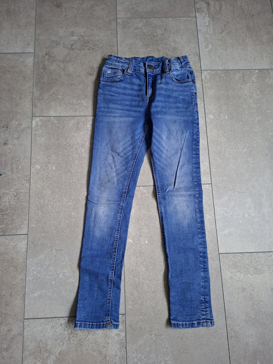 Spijkerbroeken maat 140