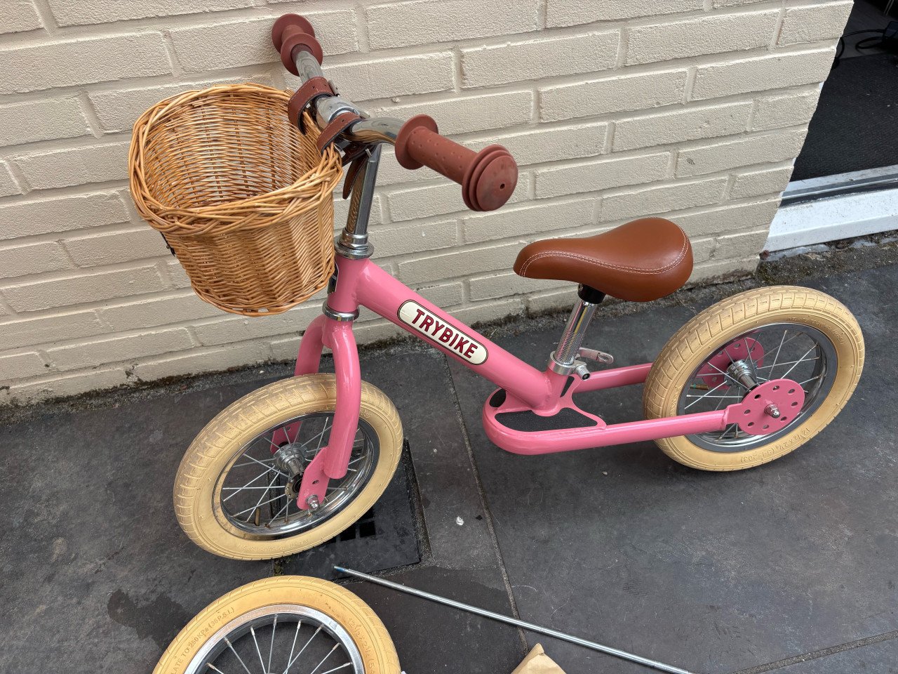 Roze Trybike loopfiets