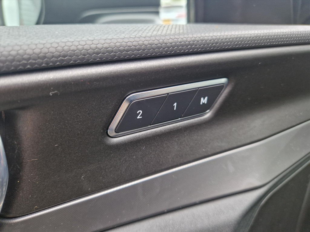 Lynk & Co 01 1.5 plug in hybrid 261pk , panodak , 360 gr camera , carplay