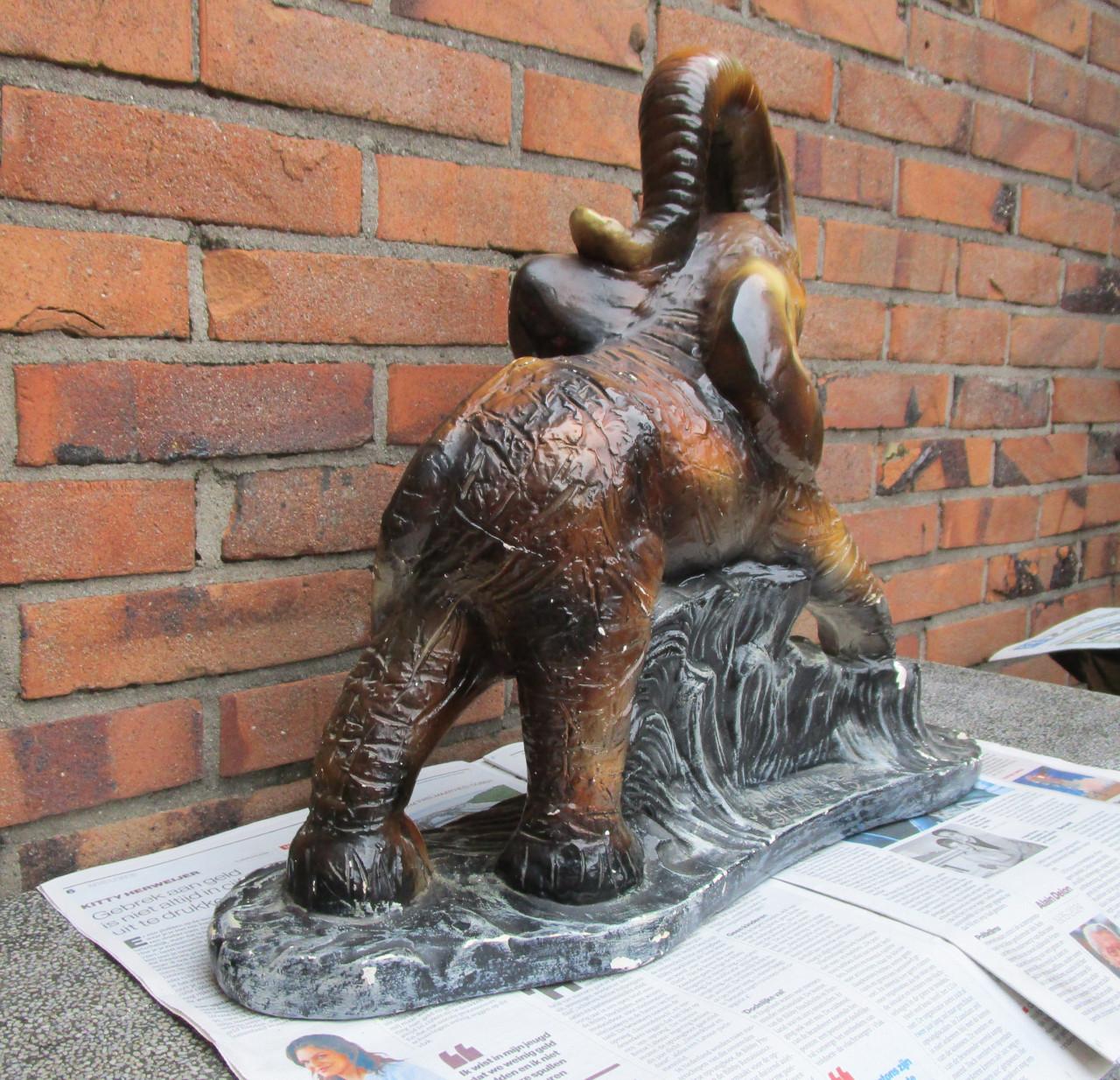 Vintage Olifant Beeld met Omhoog Geheven Slurf - Decoratief