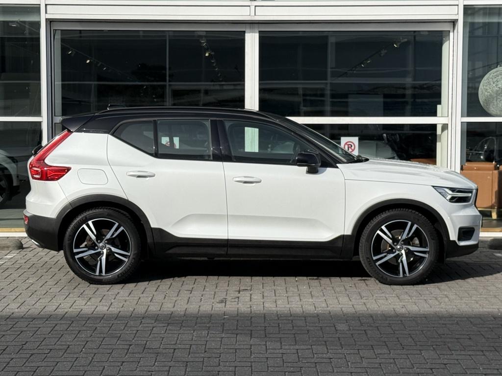 Volvo XC40 t4 190pk aut8 r-design| camera| trekhaak| elek.stoel| stoel.verw